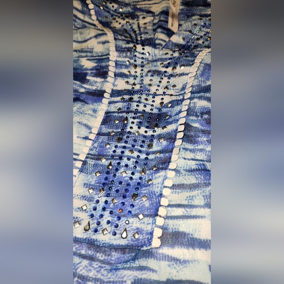NY Collection Blue Patterned Top with Rhinestones - Picture 5 of 10